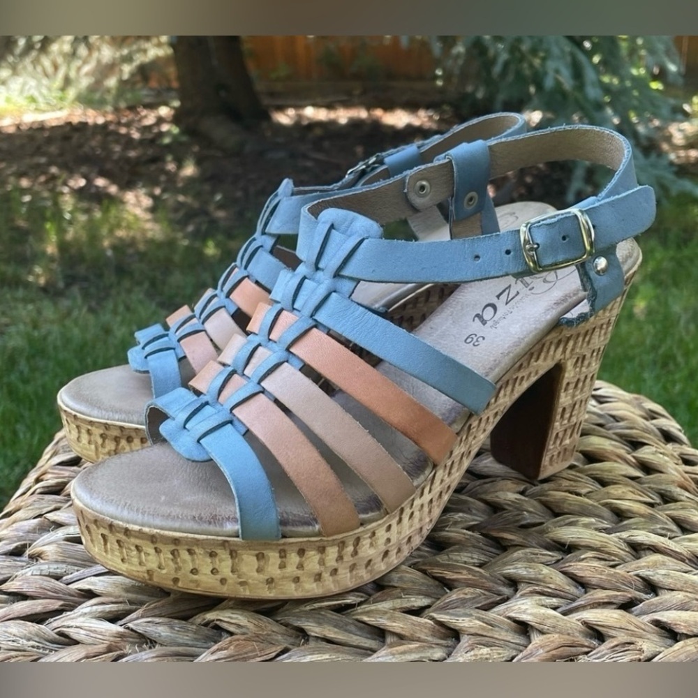 Beautiful Blue & Tan Woven Leather Comfort High Quality Platform Heel Sandal 8.5